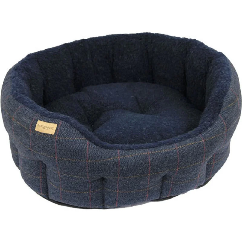  . **Pet comb to remove loose hair**Earthbound Traditional Tweed Navy Dog Bed Small